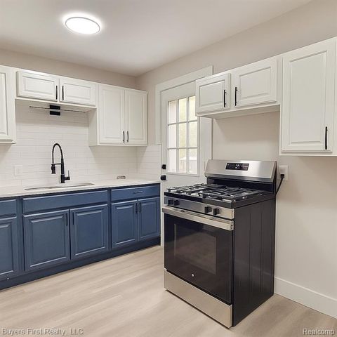 22772 Brittany Avenue, Eastpointe, MI 48021