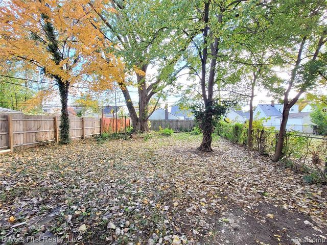 22772 Brittany Avenue, Eastpointe, MI 48021