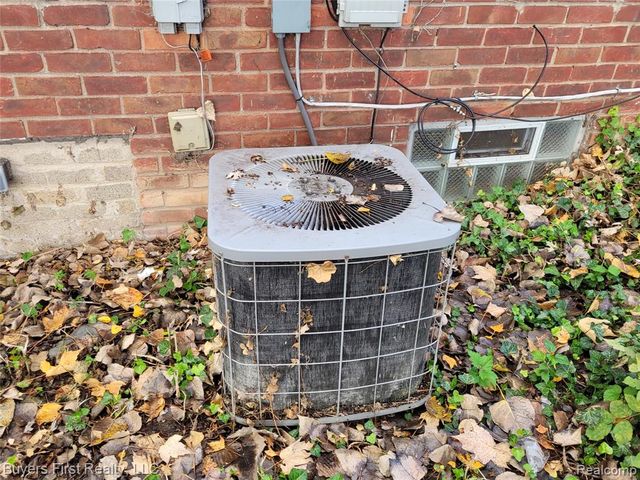 22772 Brittany Avenue, Eastpointe, MI 48021