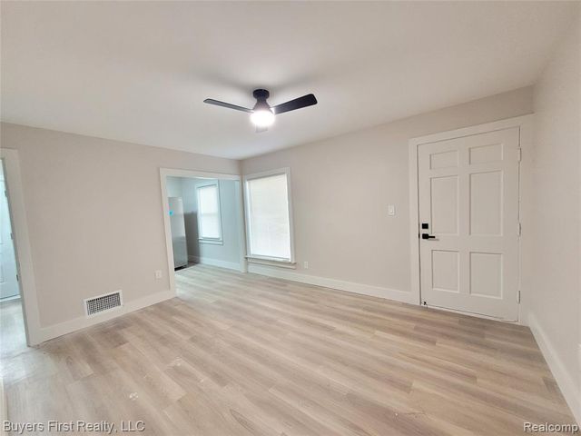 22772 Brittany Avenue, Eastpointe, MI 48021