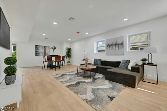 188 Fairview Ave, Rutherford Boro, NJ 07070