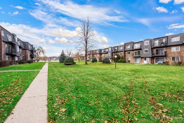 9407 Bay Colony Drive 2W, Des Plaines, IL 60016