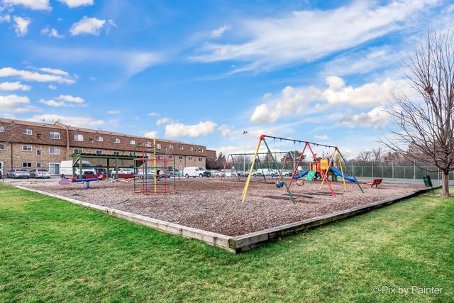 9407 Bay Colony Drive 2W, Des Plaines, IL 60016