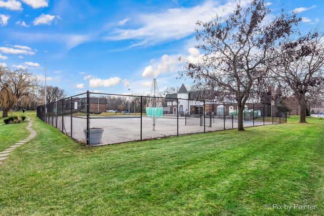 9407 Bay Colony Drive 2W, Des Plaines, IL 60016