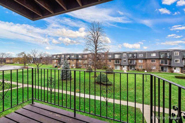 9407 Bay Colony Drive 2W, Des Plaines, IL 60016