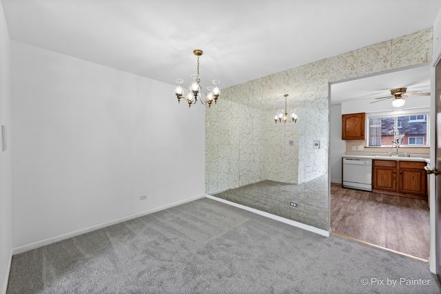 9407 Bay Colony Drive 2W, Des Plaines, IL 60016