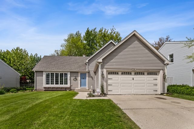228 N Walnut Lane, Schaumburg, IL 60194