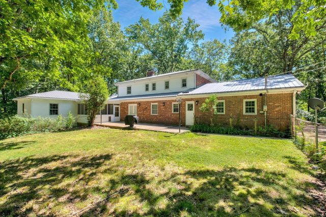 107 Leslie Ln, Hohenwald, TN 38462