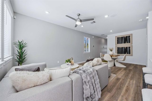 956 Green Vines Lane, Houston, TX 77091