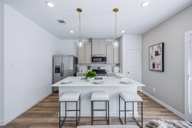 956 Green Vines Lane, Houston, TX 77091