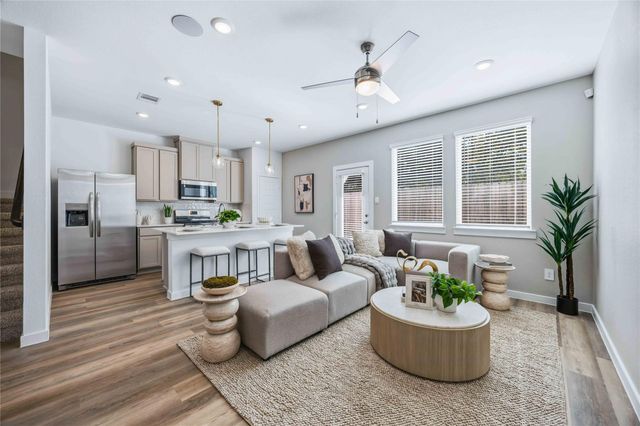 956 Green Vines Lane, Houston, TX 77091