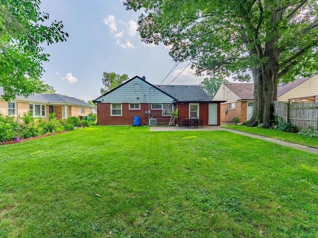 920 Suffolk Avenue, Westchester, IL 60154