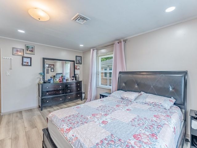 920 Suffolk Avenue, Westchester, IL 60154