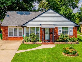 920 Suffolk Avenue, Westchester, IL 60154