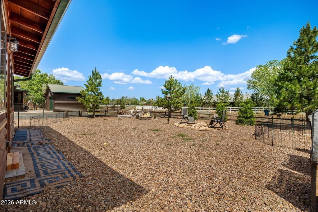 Image 21 of property listing at 2336 BUFFALO Loop N, Overgaard, AZ 85933