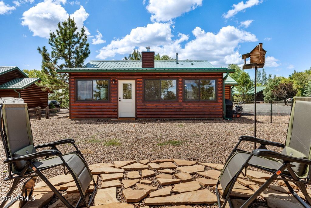 Image 22 of property listing at 2336 BUFFALO Loop N, Overgaard, AZ 85933