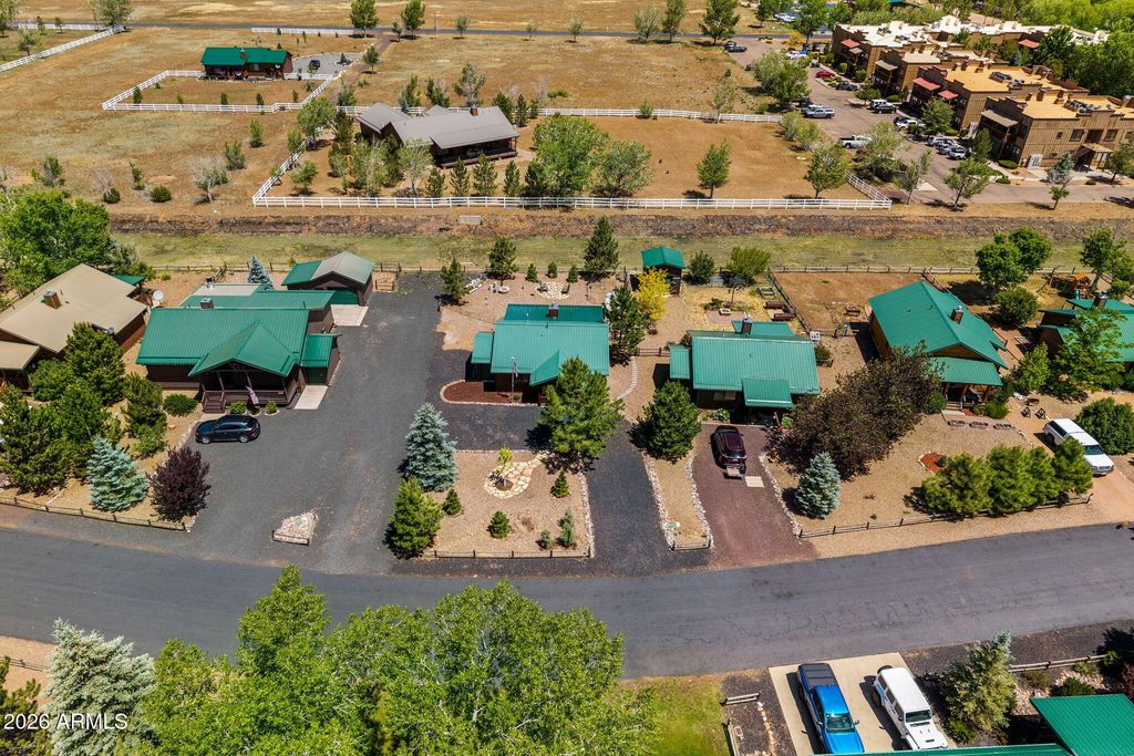 Image 31 of property listing at 2336 BUFFALO Loop N, Overgaard, AZ 85933