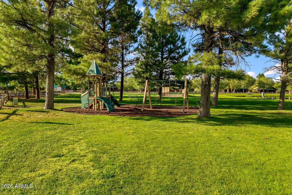 Image 41 of property listing at 2336 BUFFALO Loop N, Overgaard, AZ 85933