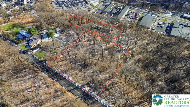 W Lafayette Street, Easton, PA 18042