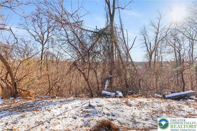 W Lafayette Street, Easton, PA 18042