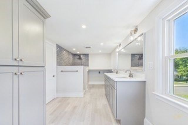 13 Hammond Street, Marion, MA 02739