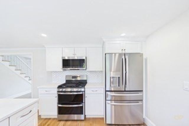 13 Hammond Street, Marion, MA 02739