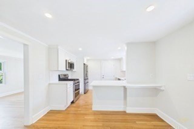 13 Hammond Street, Marion, MA 02739