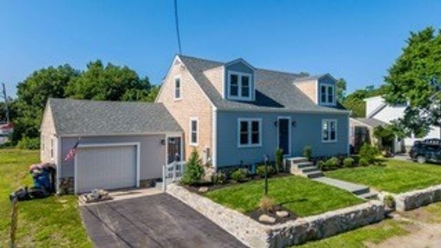 13 Hammond Street, Marion, MA 02739
