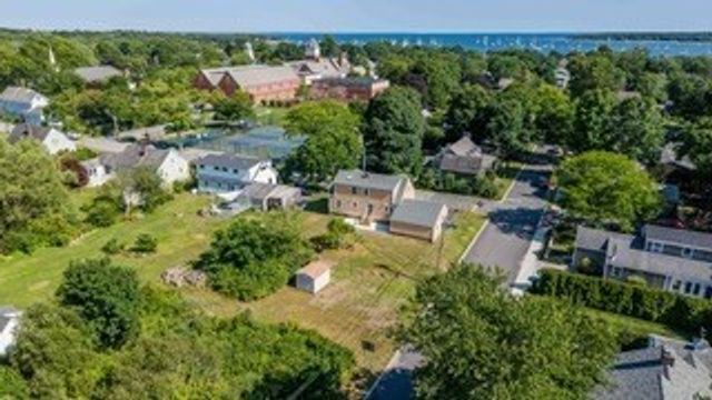 13 Hammond Street, Marion, MA 02739