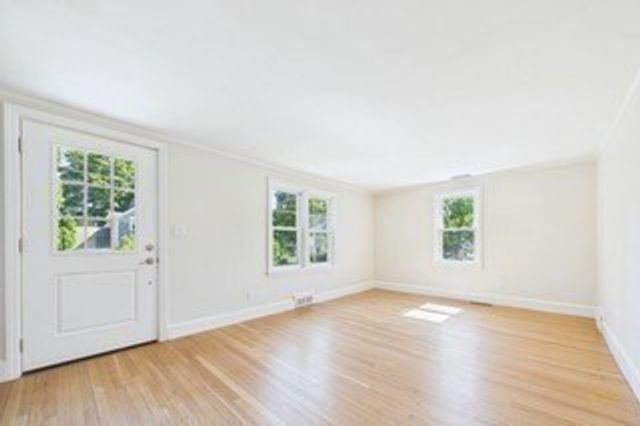 13 Hammond Street, Marion, MA 02739