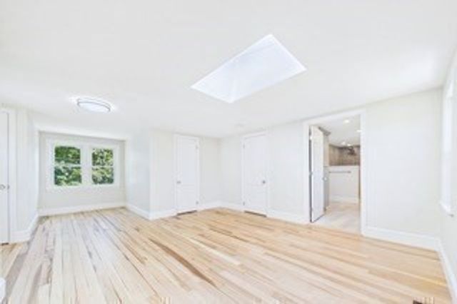 13 Hammond Street, Marion, MA 02739