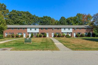 87 Oakridge Drive, Londonderry, NH 03053