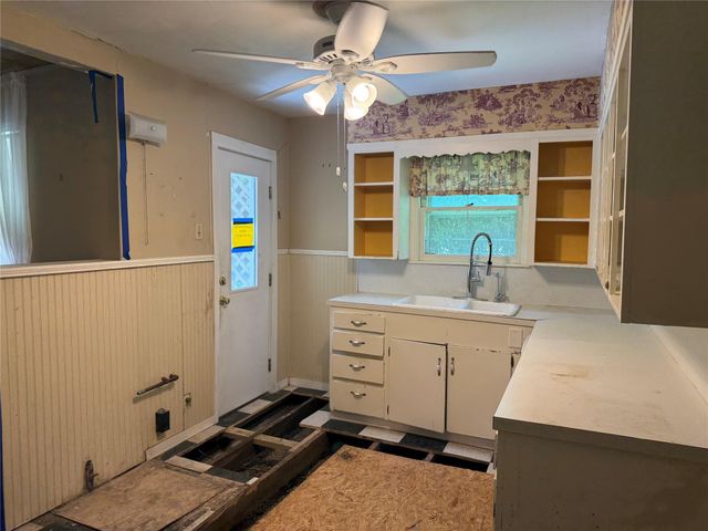 1405 E 16th ST E, Georgetown, TX 78626