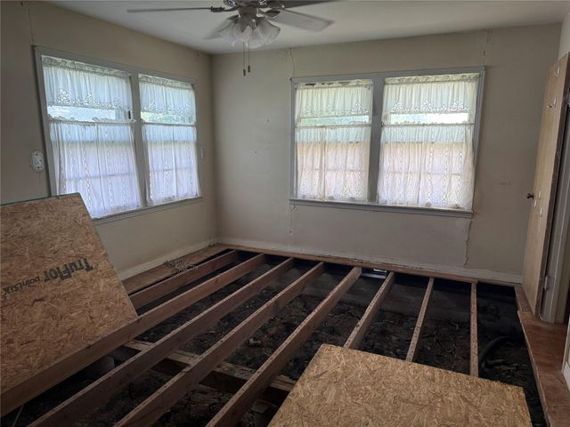 1405 E 16th ST E, Georgetown, TX 78626