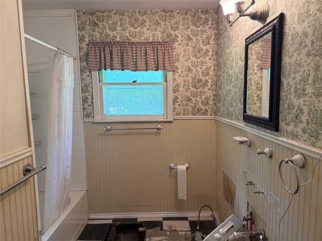 1405 E 16th ST E, Georgetown, TX 78626
