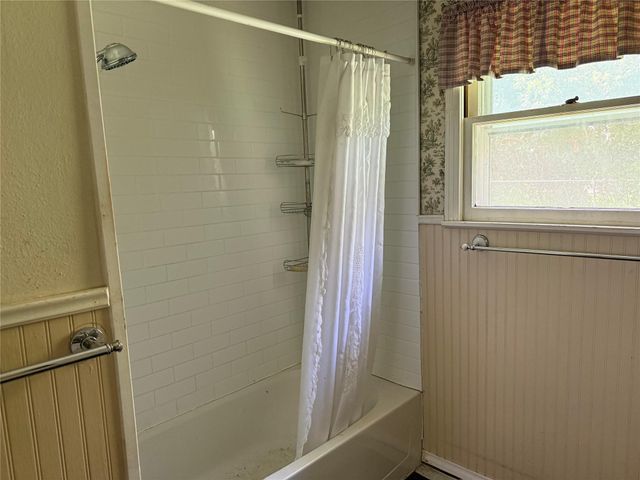 1405 E 16th ST E, Georgetown, TX 78626