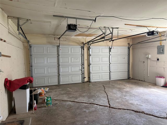 1405 E 16th ST E, Georgetown, TX 78626