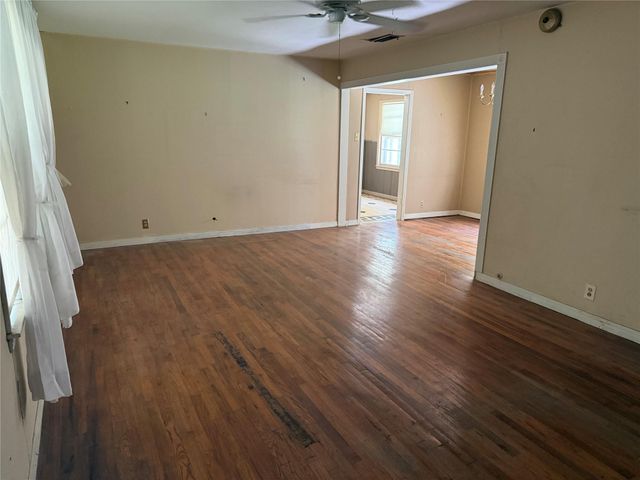 1405 E 16th ST E, Georgetown, TX 78626
