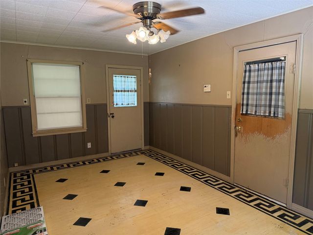 1405 E 16th ST E, Georgetown, TX 78626