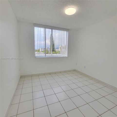 7601 Dickens Ave 402, Miami Beach, FL 33141
