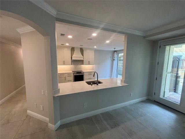 6536 MOORINGS POINT CIRCLE 101, Lakewood Ranch, FL 34202