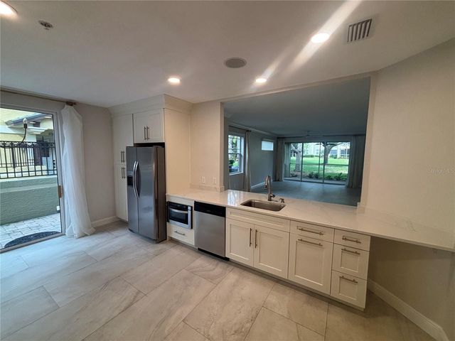 6536 MOORINGS POINT CIRCLE 101, Lakewood Ranch, FL 34202
