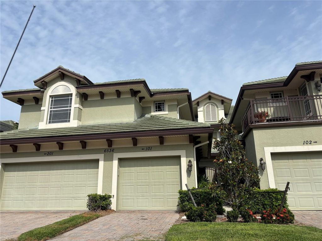 6536 MOORINGS POINT CIRCLE 101, Lakewood Ranch, FL 34202
