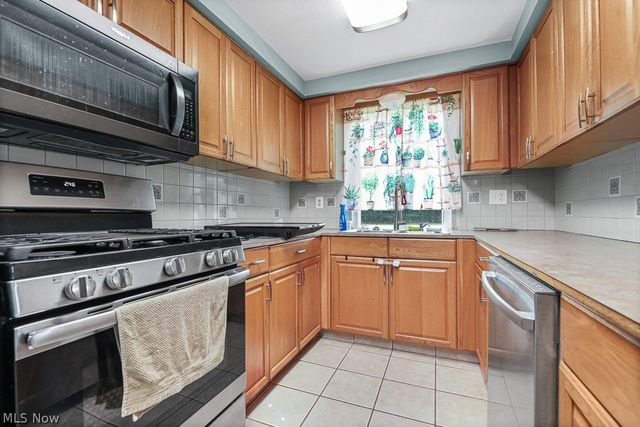 6410 Westmore Street, Louisville, OH 44641