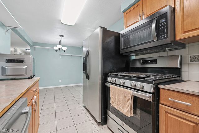 6410 Westmore Street, Louisville, OH 44641