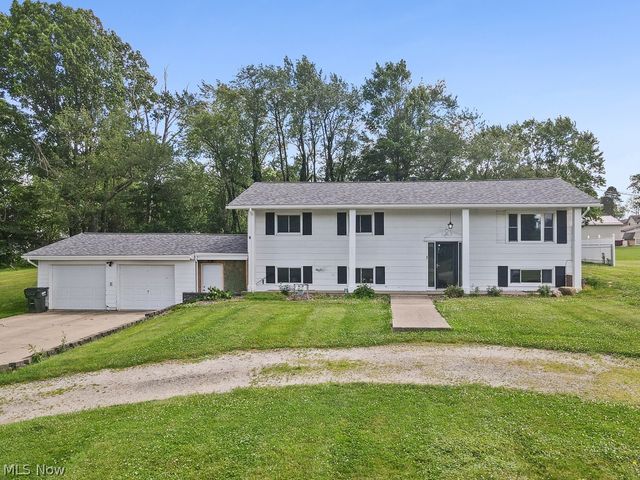 6410 Westmore Street, Louisville, OH 44641