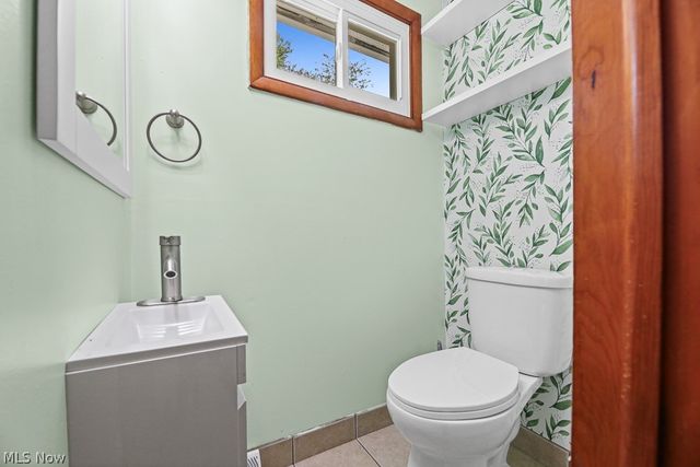 6410 Westmore Street, Louisville, OH 44641