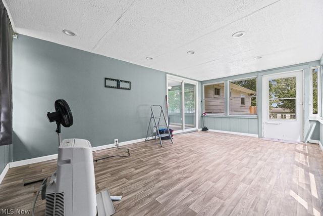 6410 Westmore Street, Louisville, OH 44641
