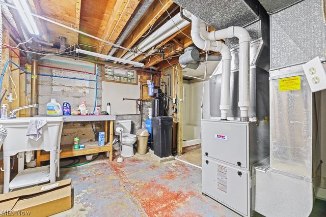 6410 Westmore Street, Louisville, OH 44641