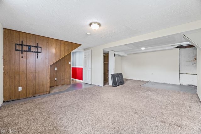 6410 Westmore Street, Louisville, OH 44641